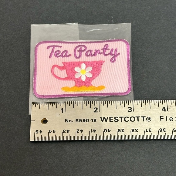 Girl Scouts Brownie Trail Adventure Badge Patch NEW IN PACKAGE - Picture 6 of 6